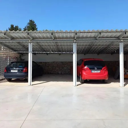 아파트 2 Agios Leon